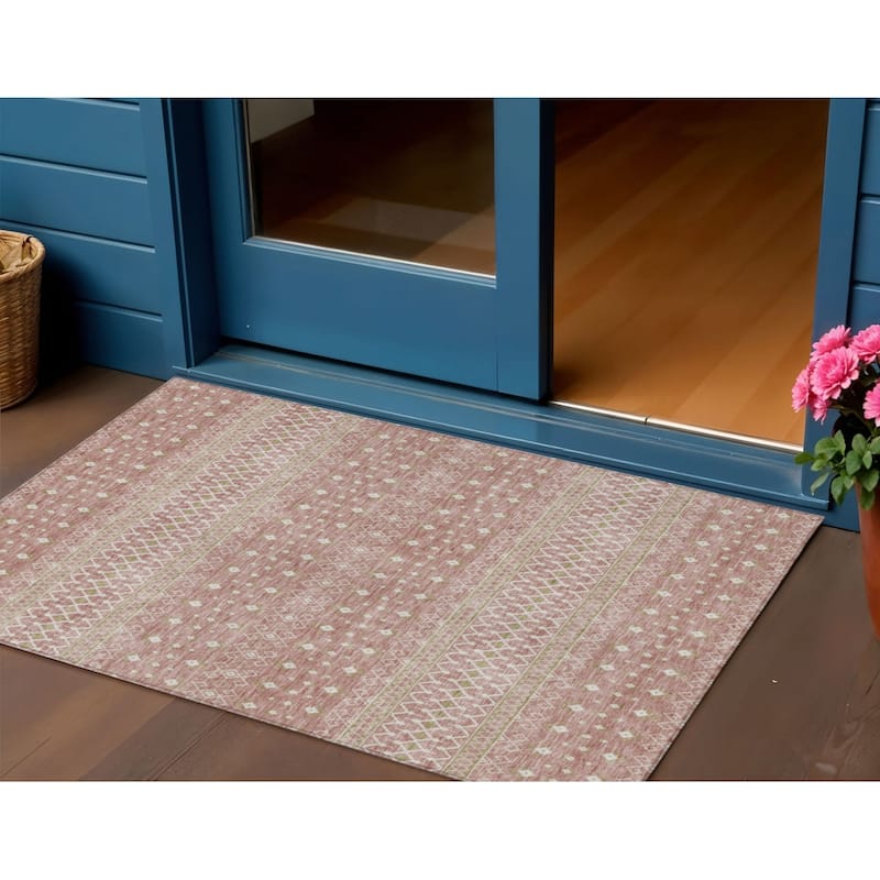 HomeRoots Tribal Transitional Rectangle Outdoor Rug - 3' x 5'