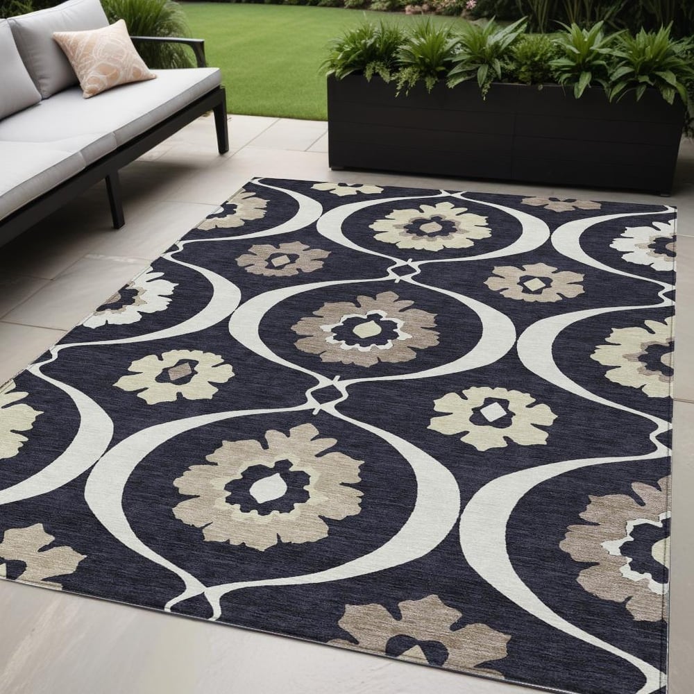 HomeRoots Medallion Transitional Rectangle Outdoor Rug