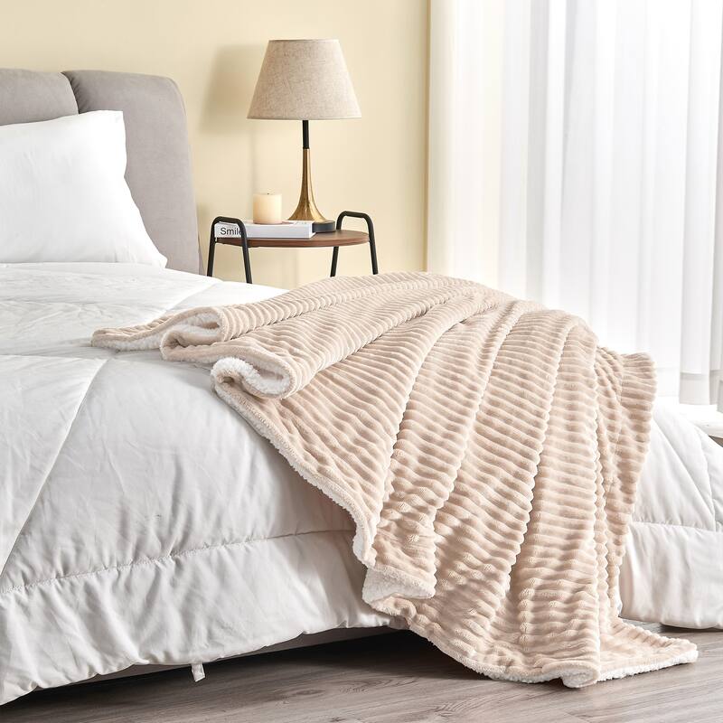Luxurious Ribbed Texture Reversible Sherpa Blanket