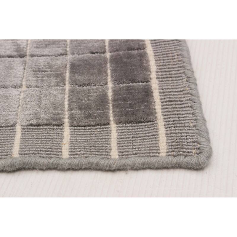 ECARPETGALLERY Hand Loomed Elysian Ivory Viscose Rug - 6'9 x 9'4