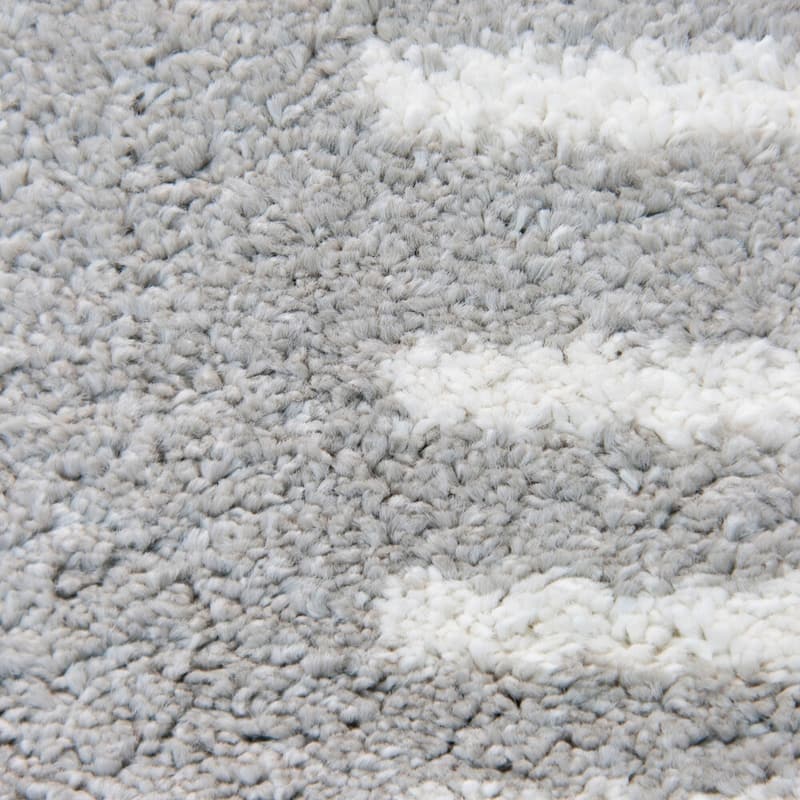 Carson Carrington Iskallebol Geometric Area Rug
