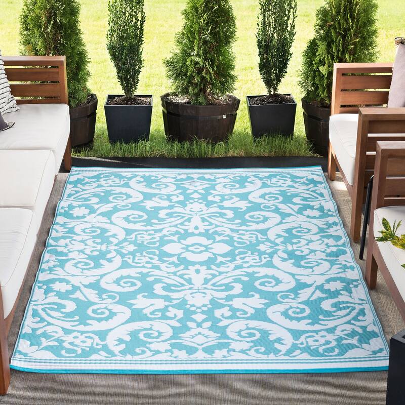 Sundown Beach Floral Indoor/Outdoor Area Rug - 5' x 6'11'' - Aqua/White