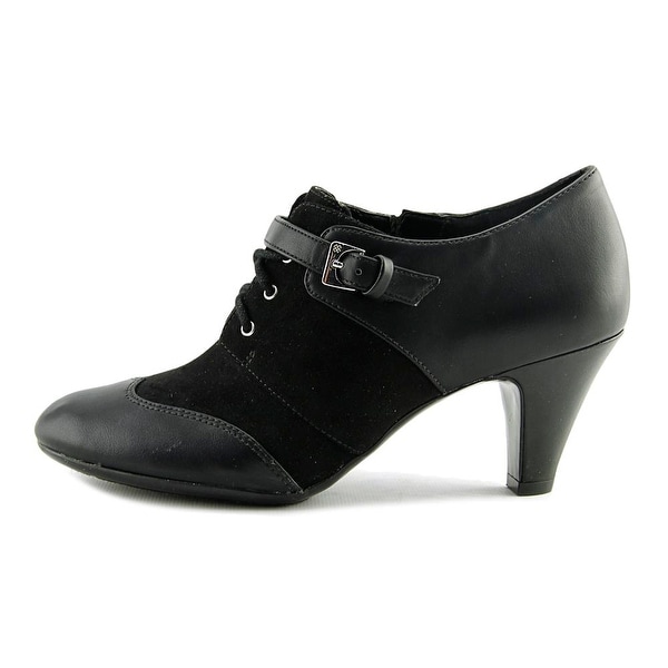 Naturalizer oxford heels clearance