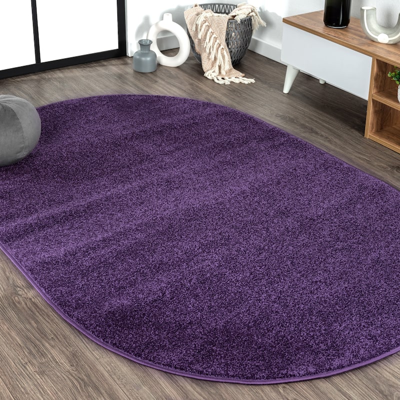 JONATHAN Y Tumbling Solid Low-Pile Area Rug - 5 X 8 Oval - Purple