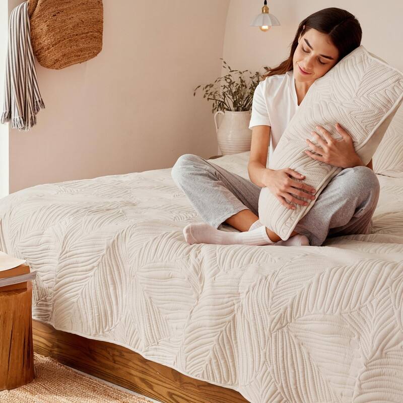 Quilt Bedding Set, Lightweight Brich Beige Quilts