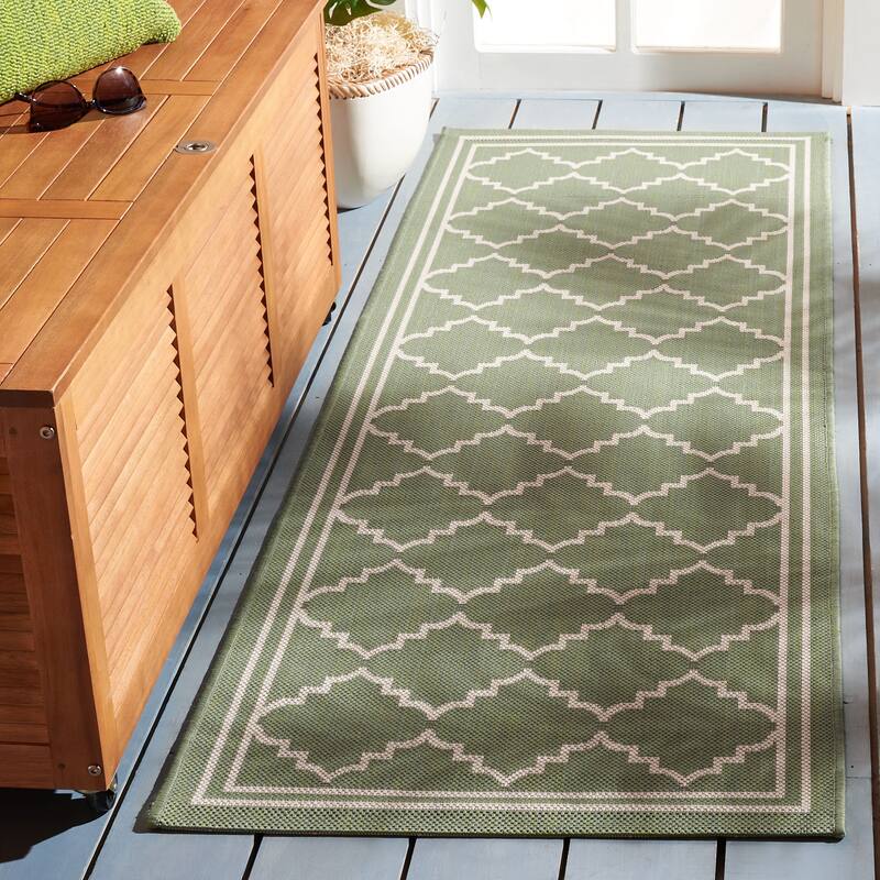 SAFAVIEH Courtyard Celine Indoor/ Outdoor Waterproof Patio Backyard Rug