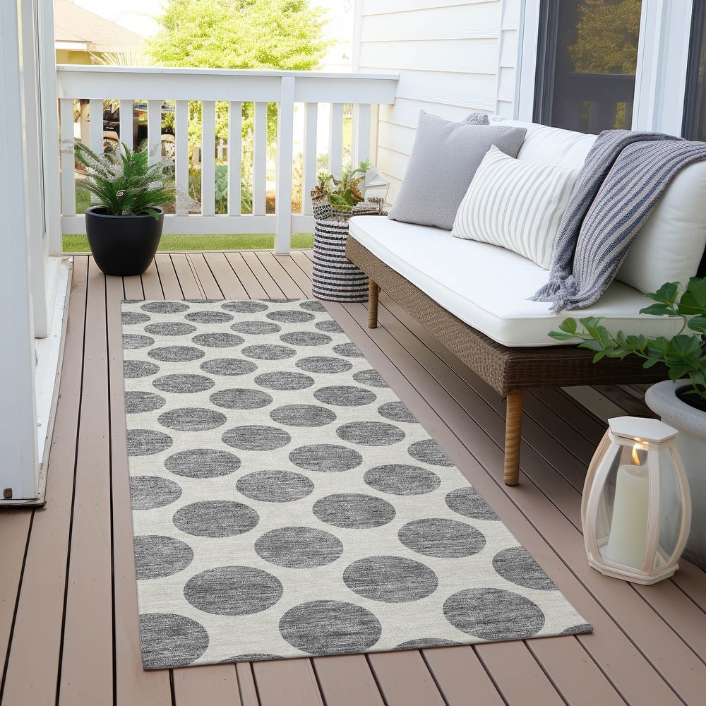 Machine Washable Indoor/ Outdoor Polka Dots Chantille Rug