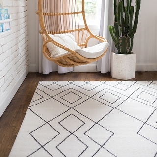 Carson Carrington Isgarde Diamond Area Rug