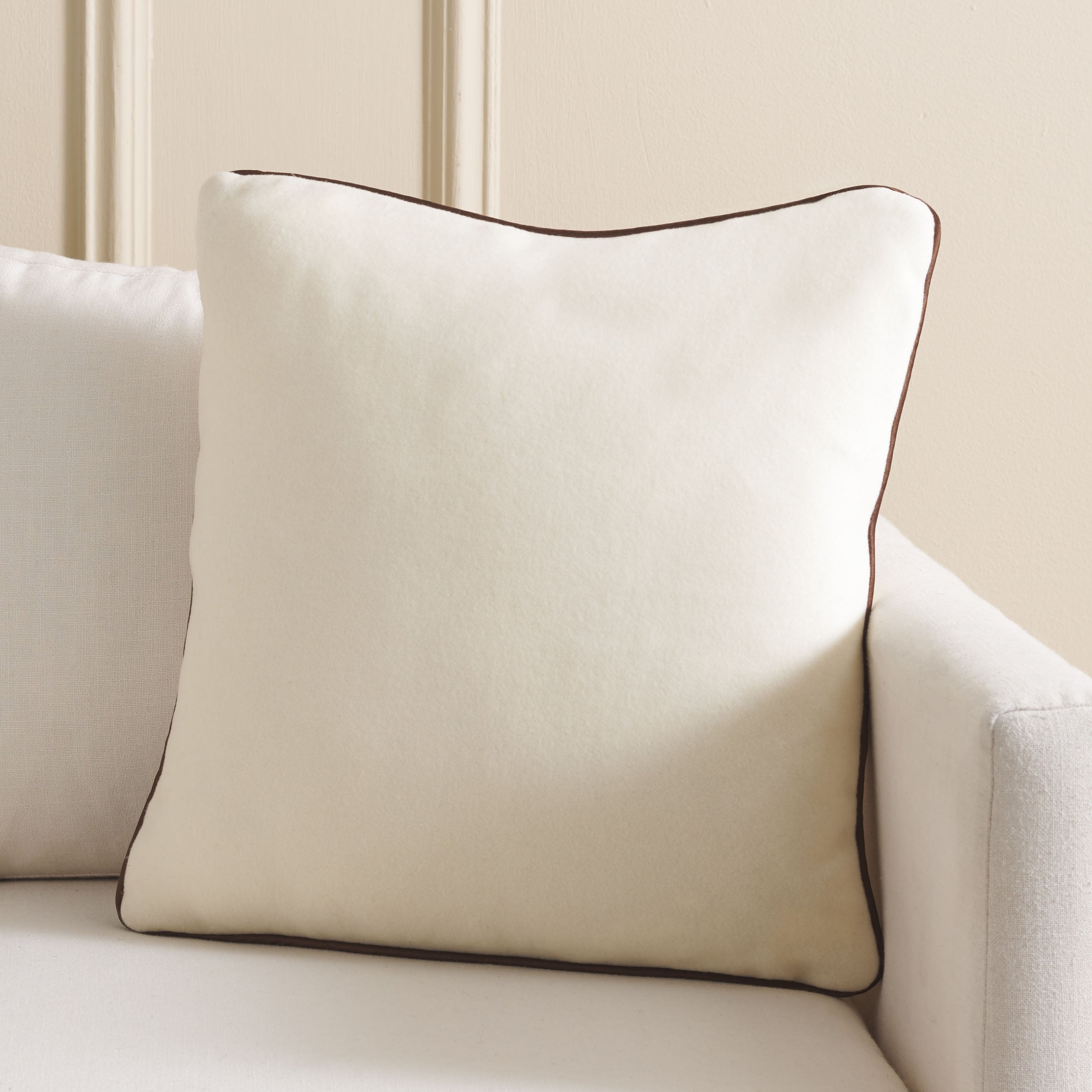 SAFAVIEH Alaia Polyester Solid Color Throw Pillow, 18-Inch