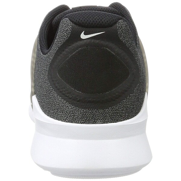 nike men's arrowz sneaker