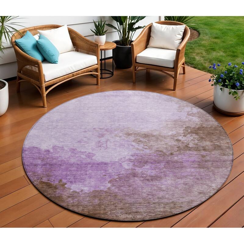 HomeRoots Abstract Transitional Rectangle Outdoor Rug - 8' Round