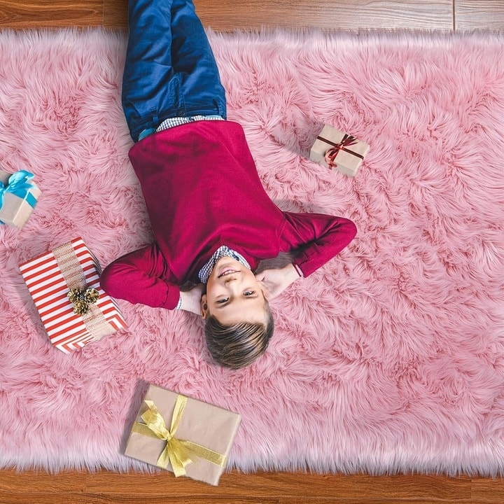 Shaggy Faux Fur Sheepskin Area Rug Super Soft Home Decor Carpet - 3' x 5' - pink