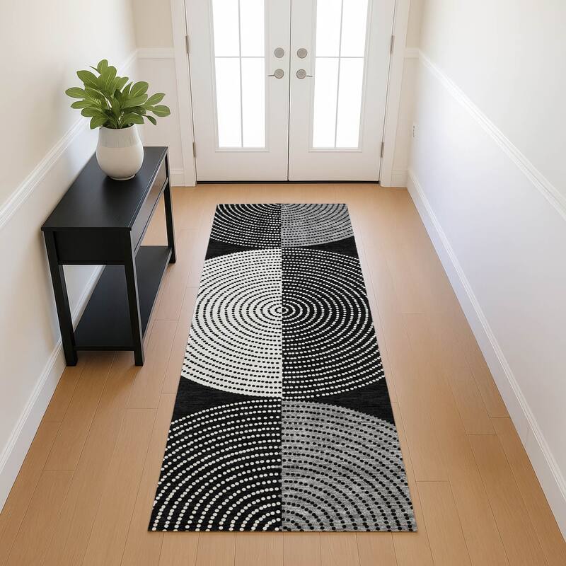 Machine Washable Indoor/ Outdoor Casual Circles Chantille Rug