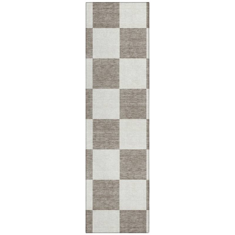 Machine Washable Indoor/ Outdoor Modern Checker Chantille Rug