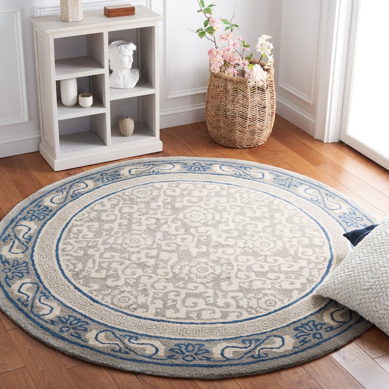 SAFAVIEH Handmade Antiquity Lauresha Wool Rug