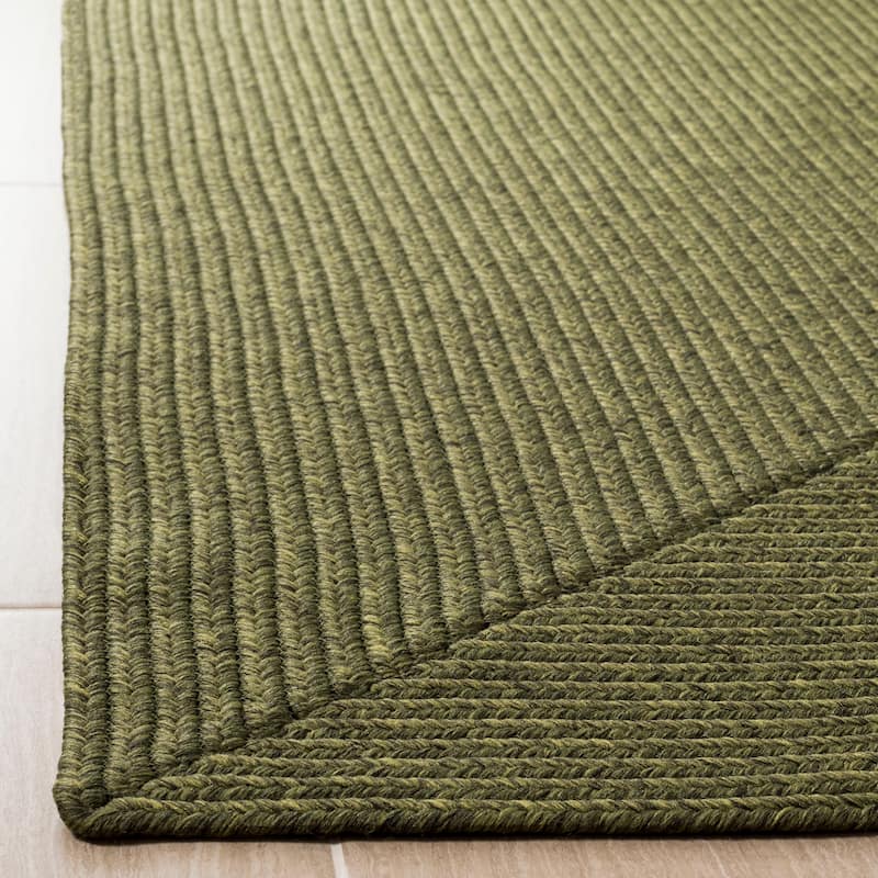 SAFAVIEH Handmade Braided Country Casual Lavada Rug