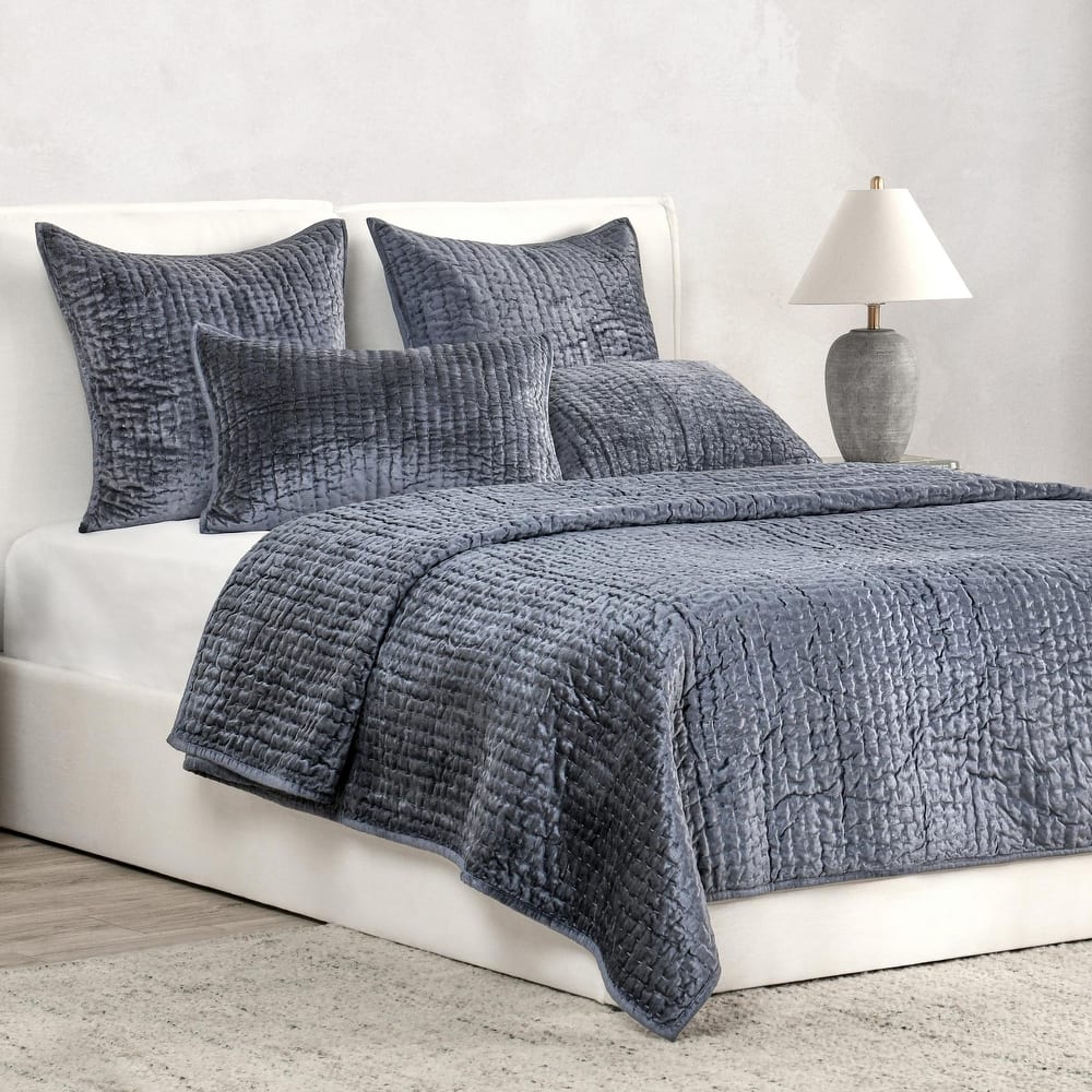 Dimitry 100% Rayon Velvet Quilt by Kosas Home