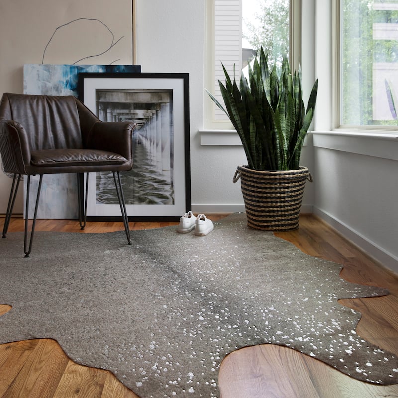 Alexander Home Sierra Faux Cowhide Rug 5' x 6'6" On Sale Bed Bath