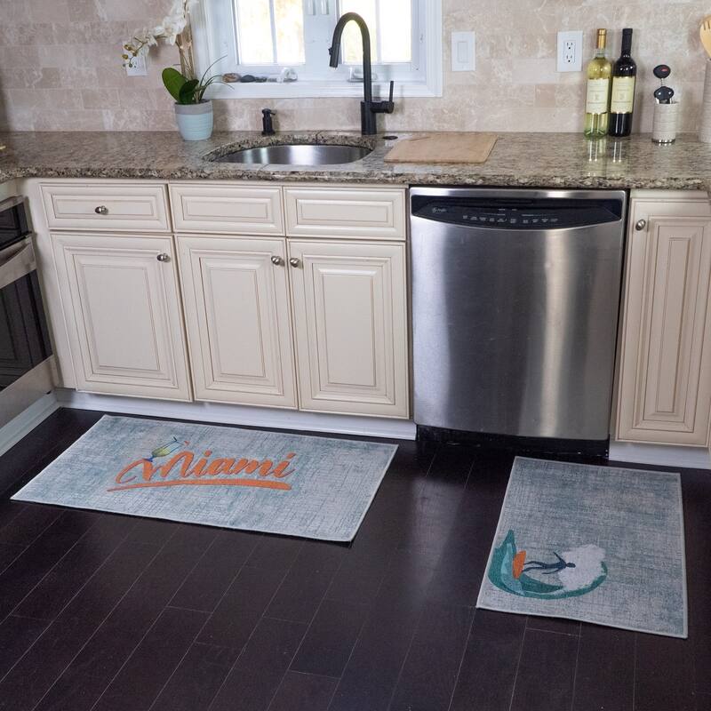 US States Design Non Skid Washable Kitchen Runner Rugs Set of 2 - Set of 44 x 24 and 31.5 x 20 Inches Low Pile Floor Mats