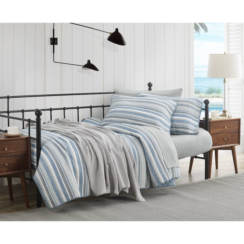 Nautica Jettison Cotton Reversible Blue Quilt Set