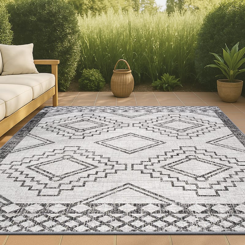JONATHAN Y Carwa Diamond Tribal Medallion Indoor/Outdoor Area Rug