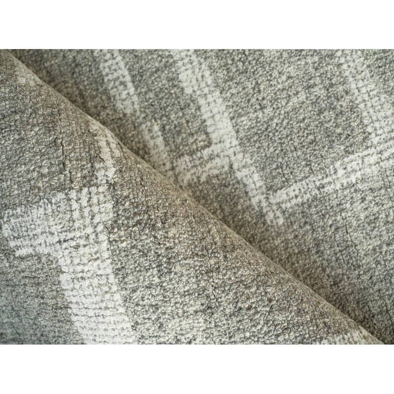 Breckenridge Handmade Hand Tufted New Zealand Wool Gray/Ivory Area Rug.