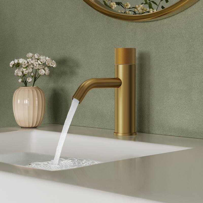 Modern 1-Handle Single Hole Bathroom Faucet with Anti-Slip Handle