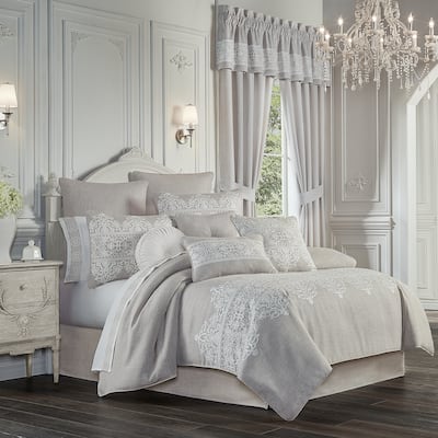J. Queen New York Aimee Comforter Set