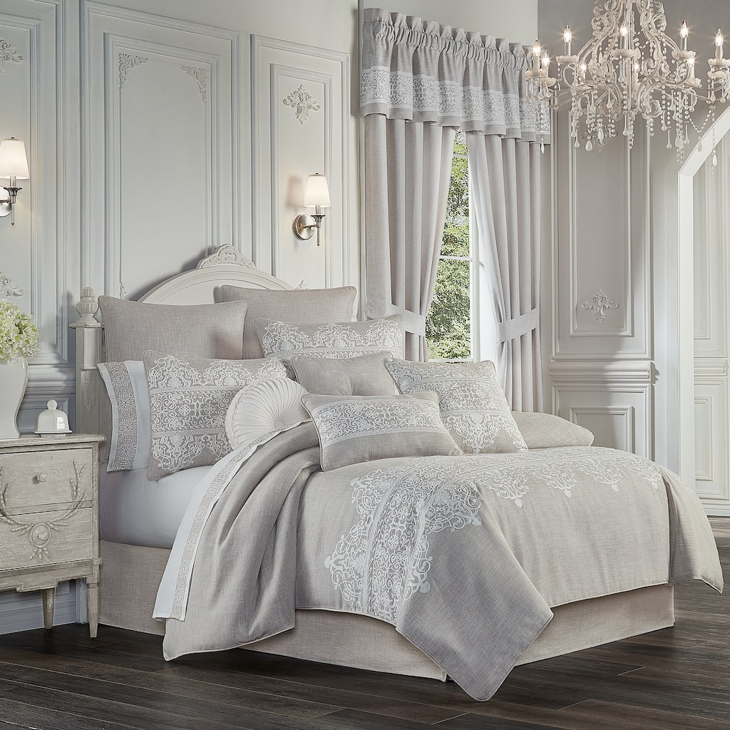 J. Queen New York Aimee Comforter Set