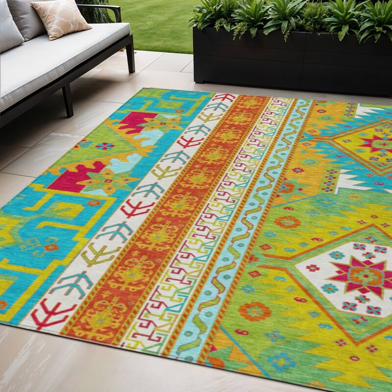 HomeRoots Aztec Transitional Rectangle Outdoor Rug - 5' X 8'