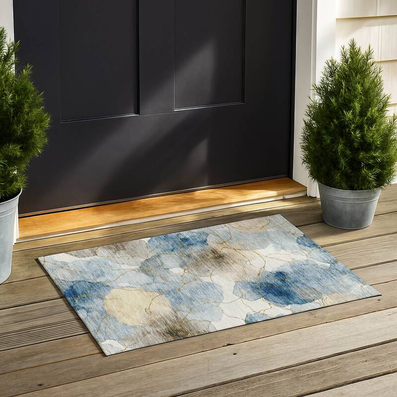 Machine Washable Indoor/ Outdoor Floral Mara Chantille Rug - Sky - 1'8" x 2'6"