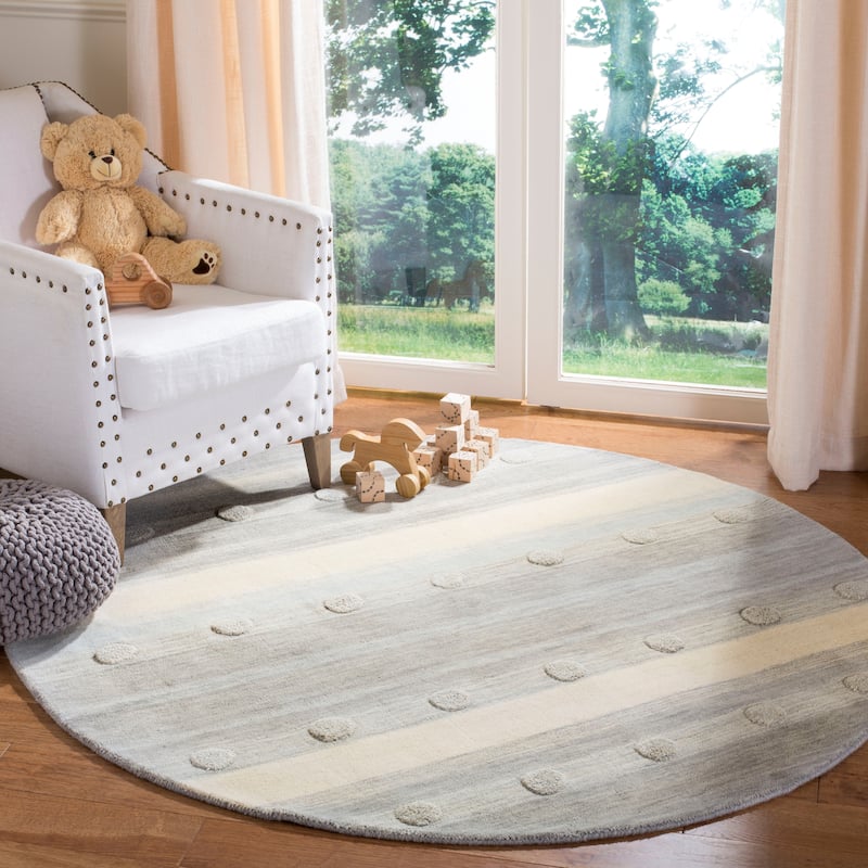 SAFAVIEH Handmade Kids Sandugash Wool Rug - 5'  x  5' - Grey/Ivory - Round