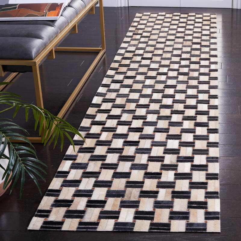 SAFAVIEH Handmade Studio Leather Shawanda Mid-Century Modern Rug - 2'3" x 9' Runner - Black/Ivory