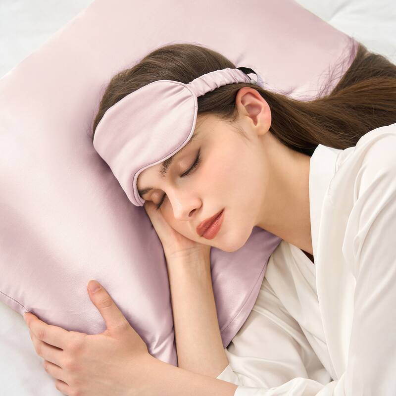 Wonderful Mulberry Silk Pillowcase and Eyemask Set