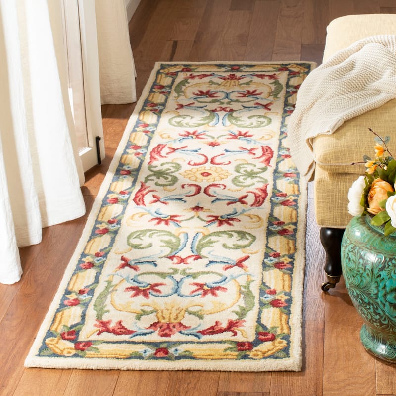 SAFAVIEH Handmade Blossom Derren Modern Floral Wool Rug - 2'3" x 8' Runner - Ivory/Green