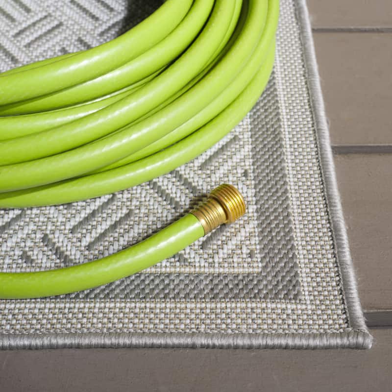 SAFAVIEH Terrace Elita Indoor/Outdoor Washable Backyard Patio Rug