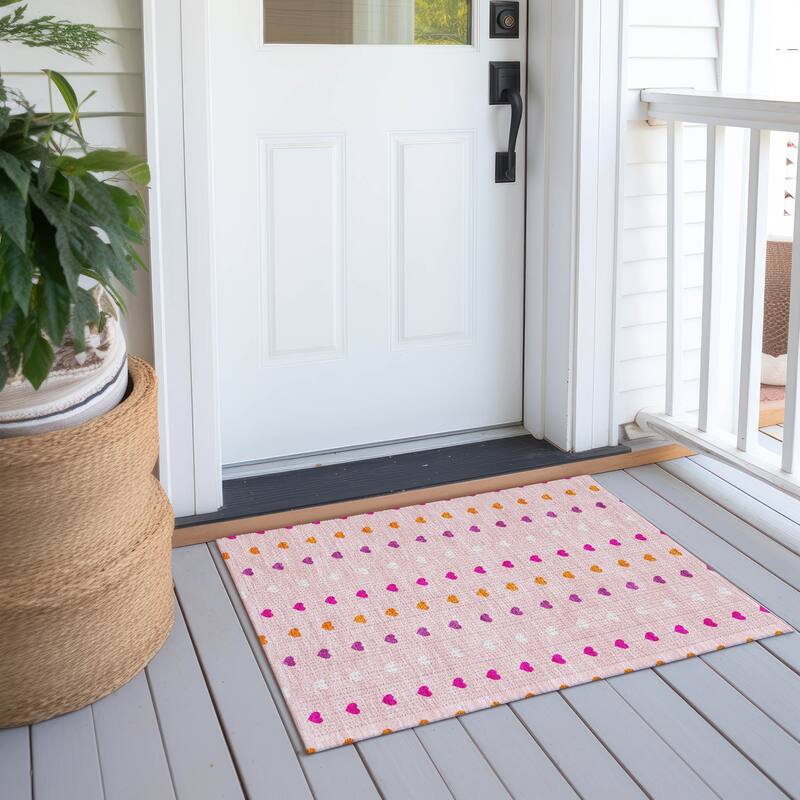 Machine Washable Indoor/ Outdoor Modern Hearts Chantille Rug - Pink - 1'8" x 2'6"