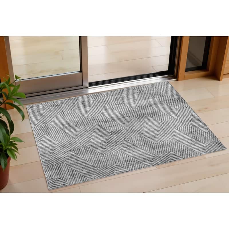 HomeRoots Geometric Transitional Rectangle Outdoor Rug - 3' x 5'
