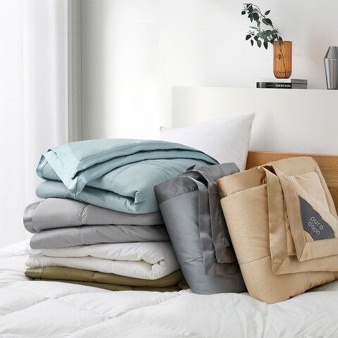 LightweightWhite Down Blanket Oversized Satin Trim Design Cotton Cover