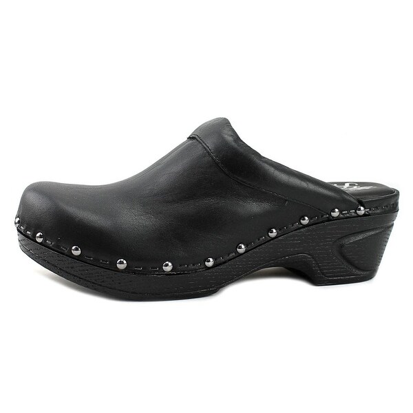 black clogs