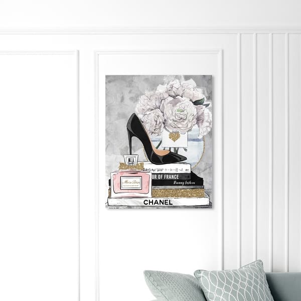 Oliver Gal Fashion and Glam Wall Art Canvas Prints 'Blooming Books from  Paris' Books - Black, White - On Sale - Bed Bath & Beyond - 30765216
