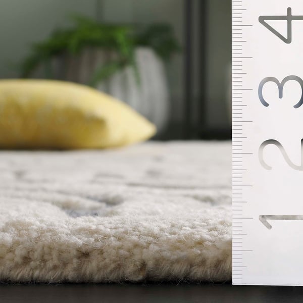 SAFAVIEH Handmade Casablanca Shag Dorathy Tribal Wool Rug