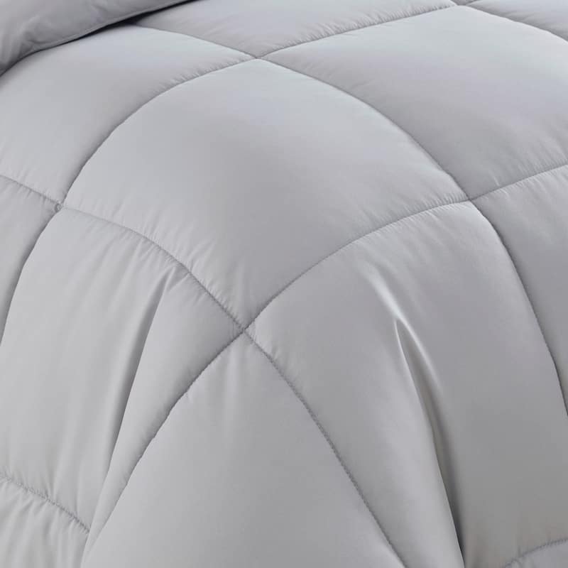 All Season Hypoallergenic Lightweight Down Alternative Comforter