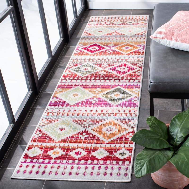 SAFAVIEH Montage Karnit Indoor/ Outdoor Waterproof Patio Backyard Rug - 2'3" x 8' Runner - Red/Fuchsia