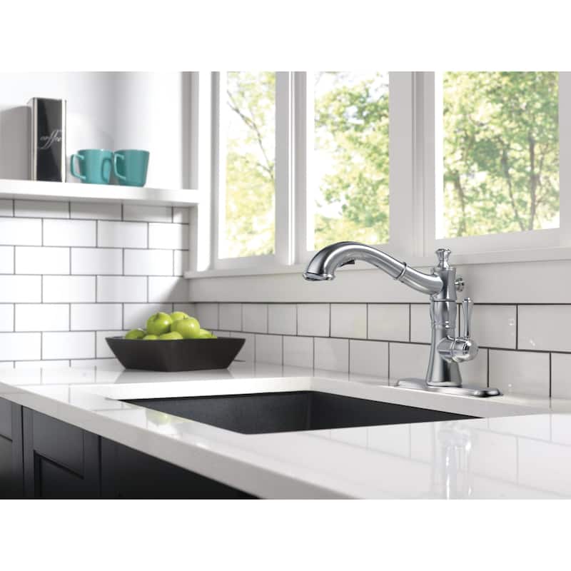 Delta Cassidy Pull-Out Kitchen Faucet - Includes Lifetime Warranty