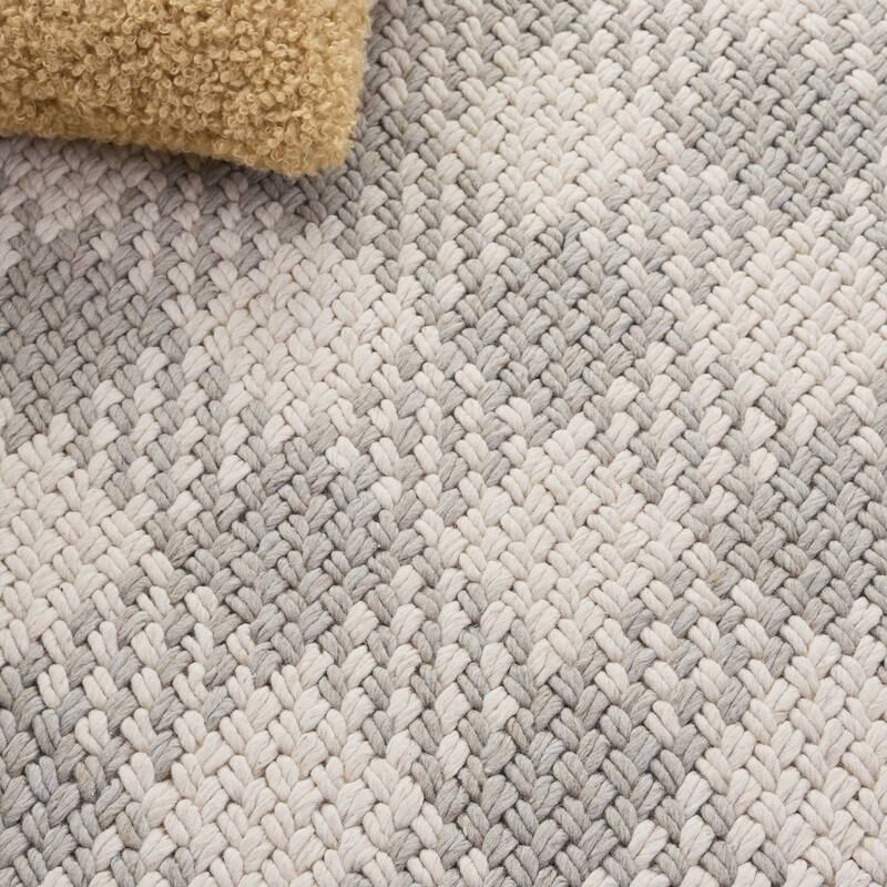 SAFAVIEH Handmade Natural Fiber Couture Heriona Wool Rug