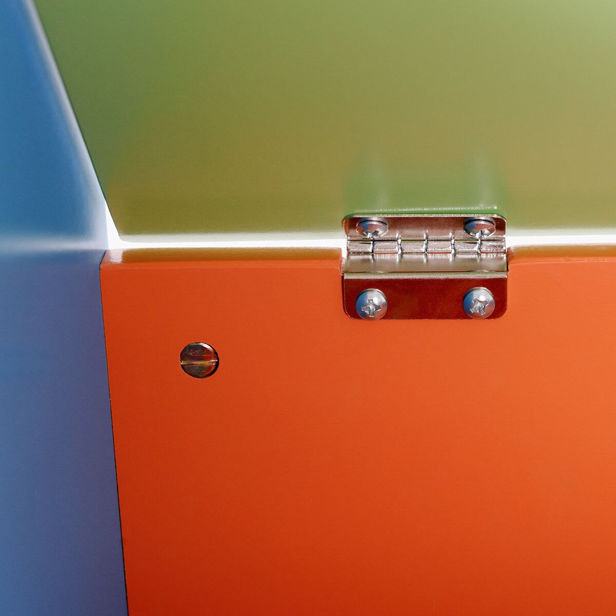 crayon toy box