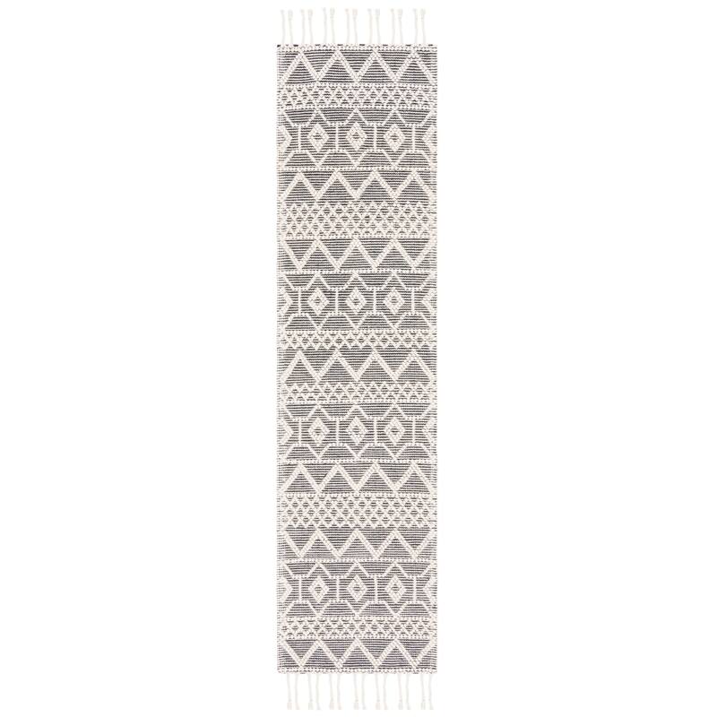 SAFAVIEH Handmade Natura Fehrat Wool Braided Tassel Rug