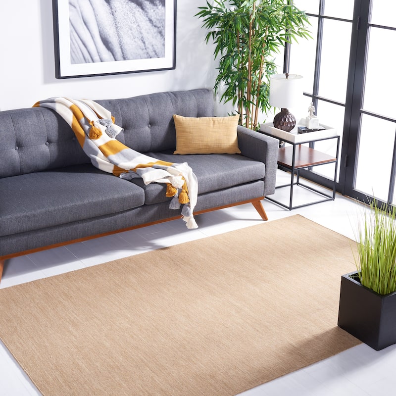 SAFAVIEH Handmade Kilim Aiman Wool Rug - 4' x 6' - Beige