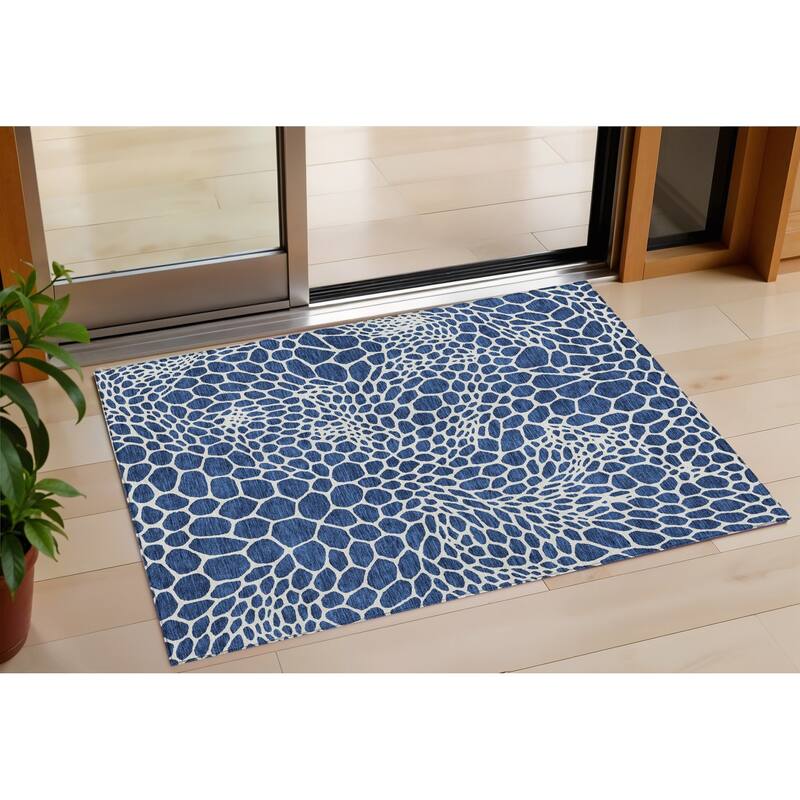 HomeRoots Geometric Transitional Rectangle Outdoor Rug - 3' x 5'